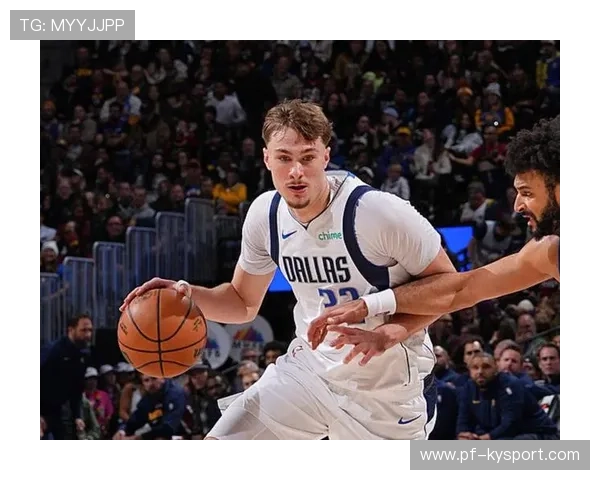 东契奇示范级突破上篮，独行侠保持领先